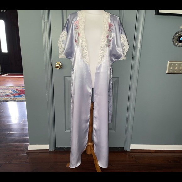 Val.Mode Silky Satin Lace Trim, Embroidery Lilac Long Robe - Picture 9 of 13